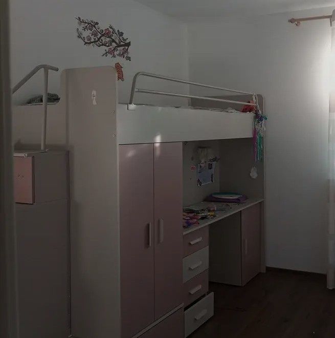 Vand doua seturi de mobilier pentru camera copiilor