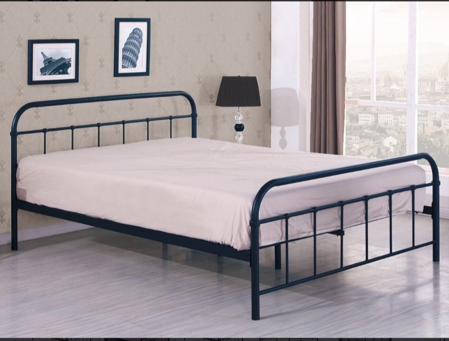 Метално легло-чисто ново