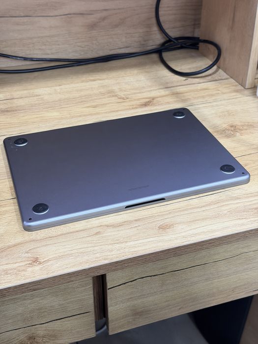 Продаю MacBook Air М2 256GB