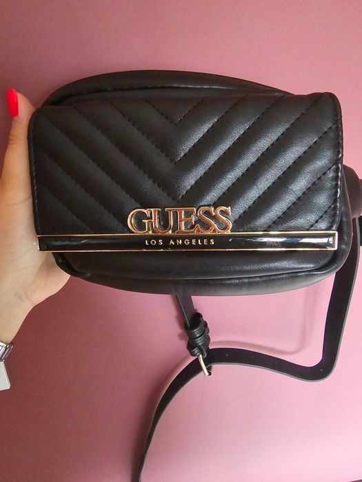 Спортна черна чанта - Guess