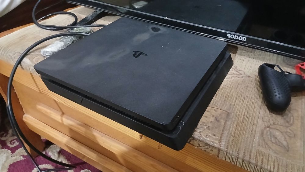 PlayStation 4 slim 500GB