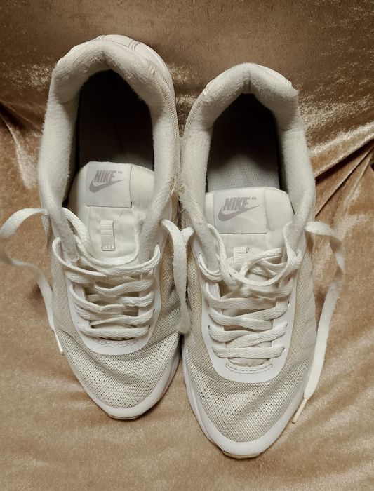 Маратонки Adidas,Nike..