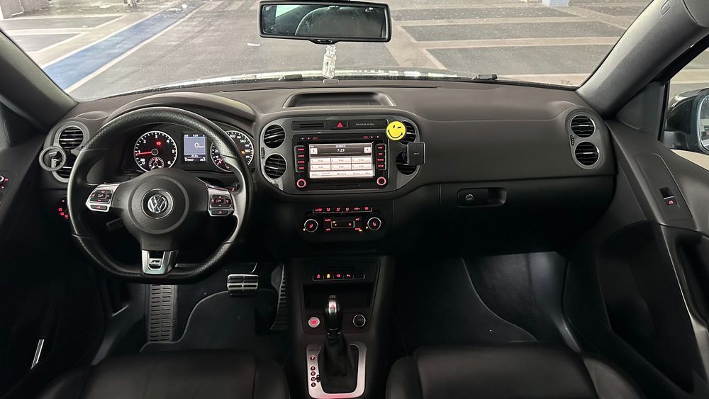 Volkswagen Tiguan R-Line 2.0 TDI 177 CP BlueMotion Technology, DSG7, 4Motion, echipare Carat Edition, 5 uși – 5 locuri.