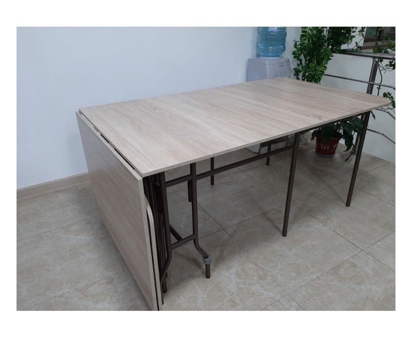 Продается стол и стулья