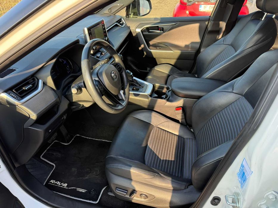 Toyota RAV4 2.5 Hybrid Style Distronic 115.000km JBL Piele