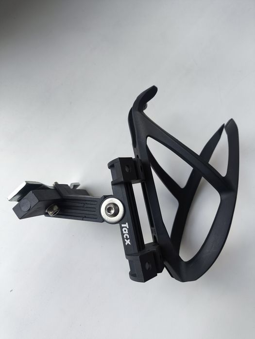 Флягодержатель на седло велосипеда