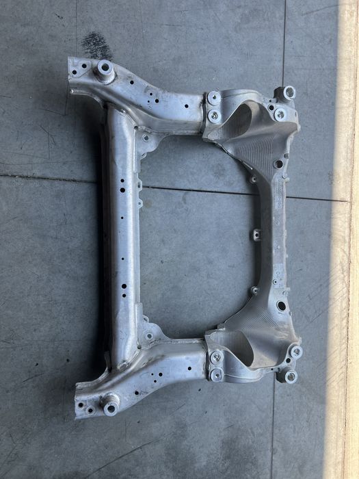 Punte fata - cadru motor H Mercedes GLC W254