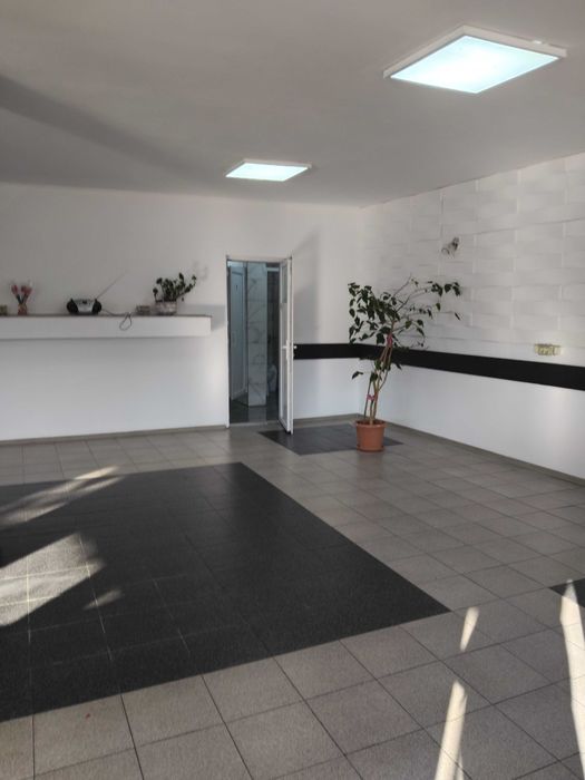 Persoana fizica inchiriez spatiu comercial