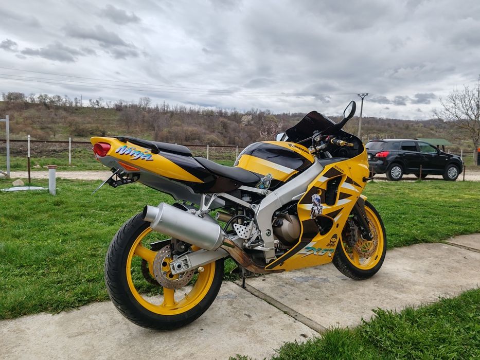 Motocicleta Kawasaki Ninja 600cc