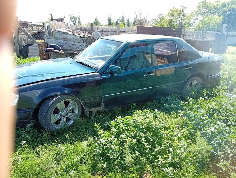 Продам Мерседес 124