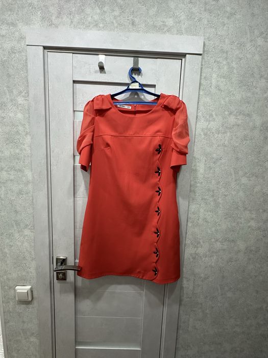 Продам летние, нарядные платья