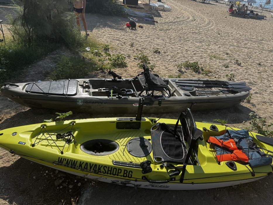 Продавам два каяка!Единия е HOBIE PASSPORT 10.5 а другия GRAPPER CATFISH