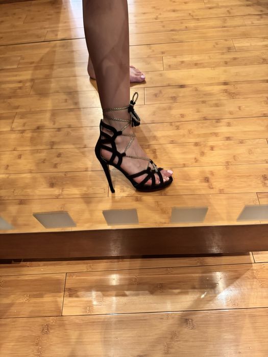 Обувки на висок ток черни велурени