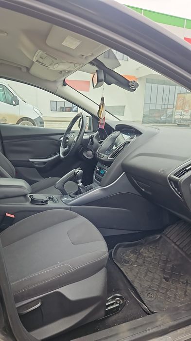 Ford Focus 2011 Hatchbach