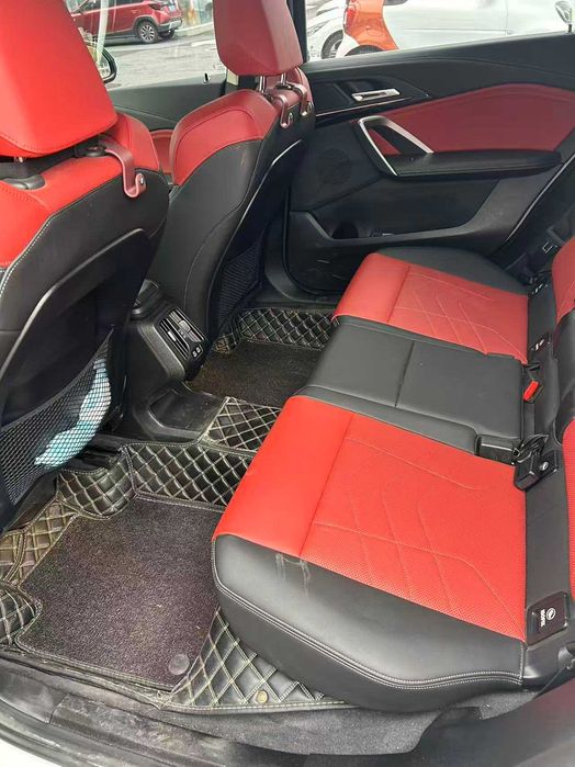 BMW X1, белый кроссовер