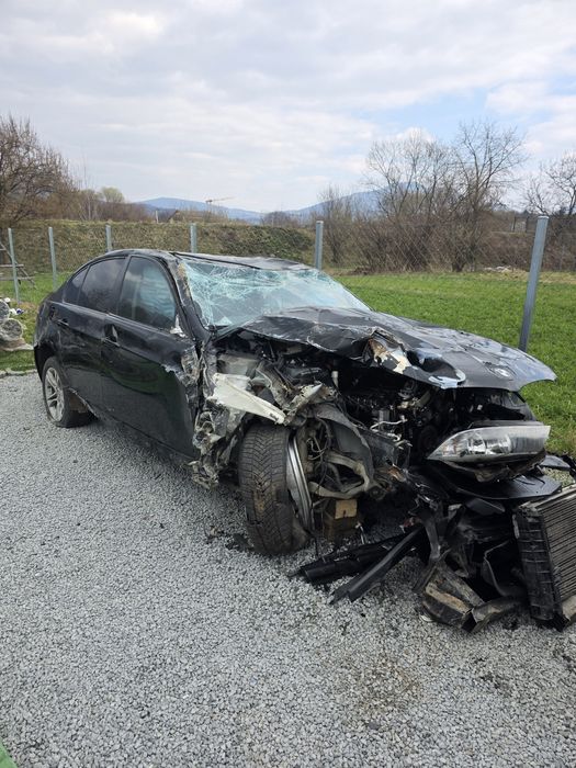 Dezmembrez bmw e90 face lift 2.0 n47 NU MAI ARE CATALIZATOR