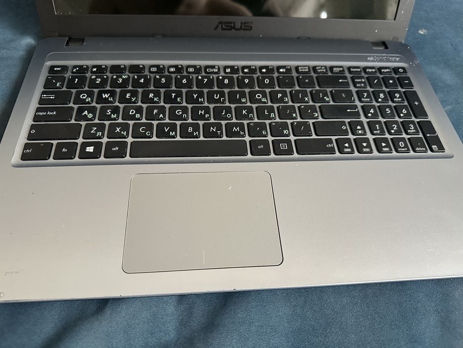 Ноутбук Асус 2017 года