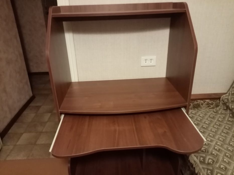 Стол компьютерный