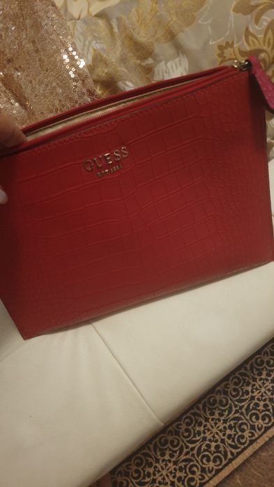 Уригинален клъч GUESS от Милано. Луи Вютон нова.