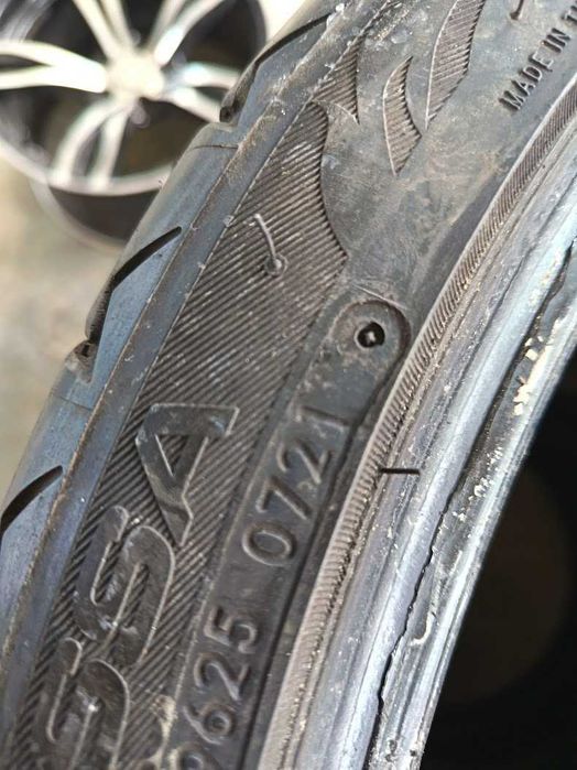 Продавам Летни гуми 255/35/19 96Y LASSA DRIVEWAYS SPORT дот 0721 6.2мм