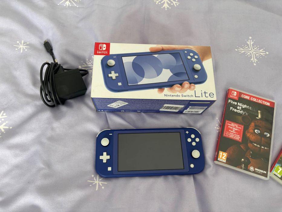 Nintendo switch lite с две игри