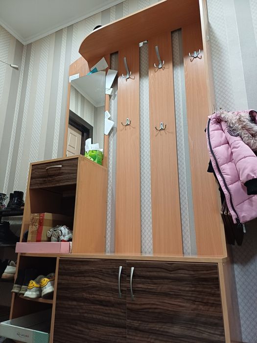 Продам прихожку .