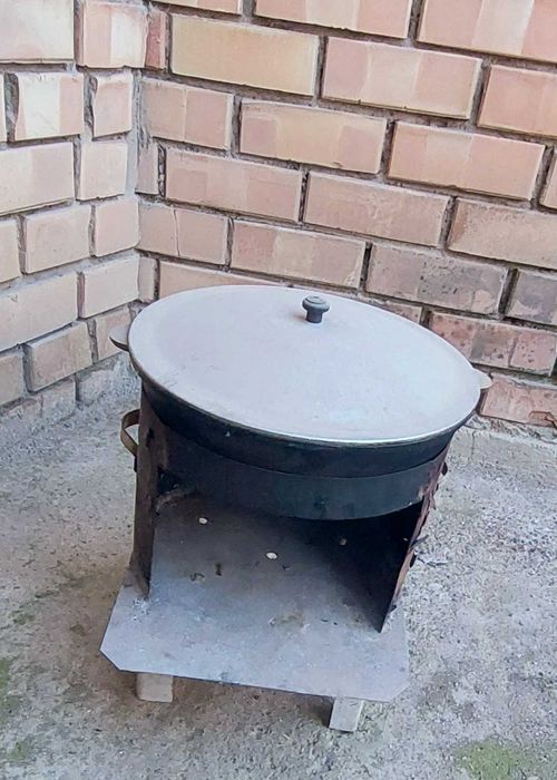 Қозон ўчоғи билан сотилади