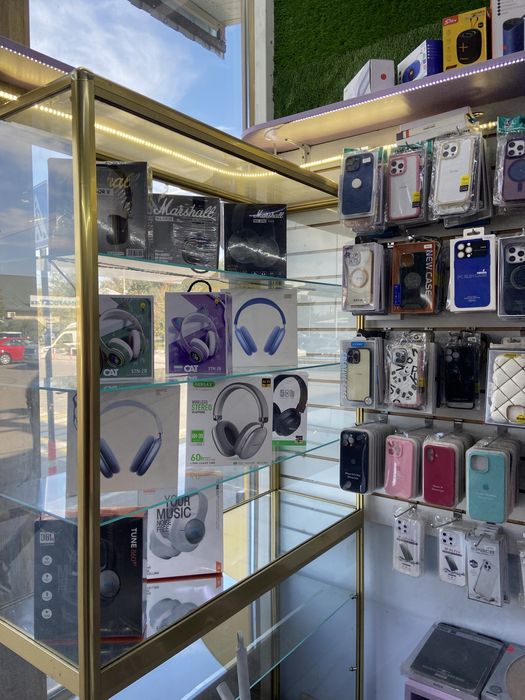 продается сотовый аксессуарный бутик