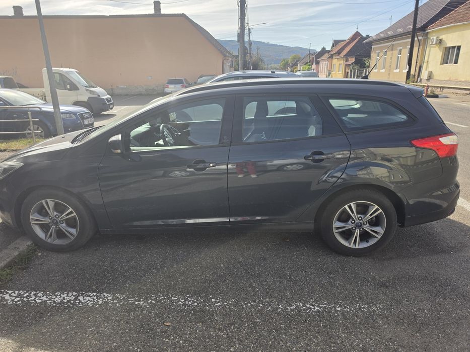 FORD Focus 2013 — imagine 5