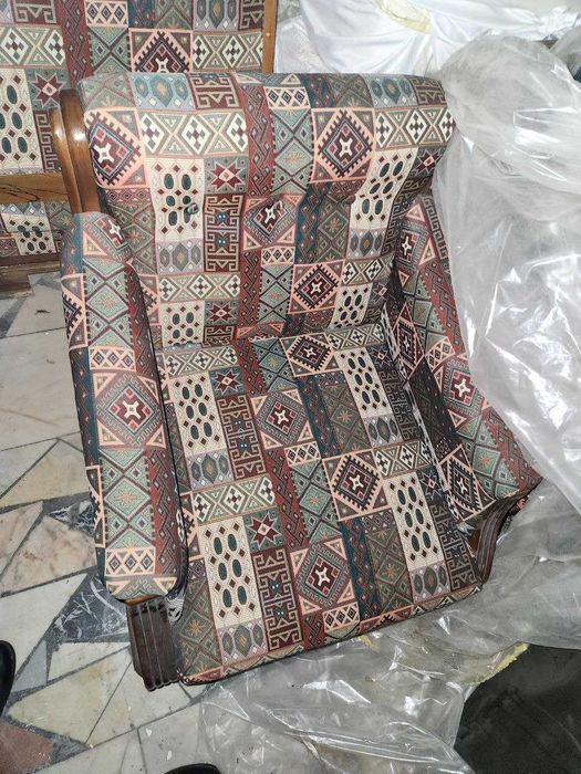 Офисная мебель срочно продаётся.