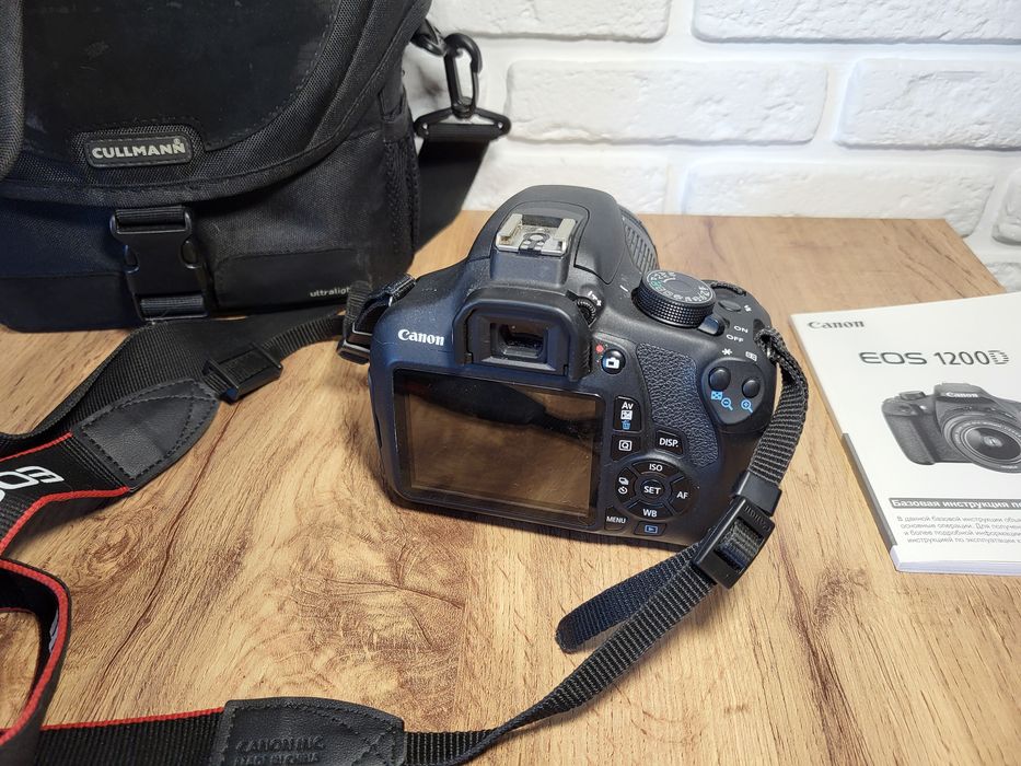 Продаю фотоаппарат Canon EOS 1200D