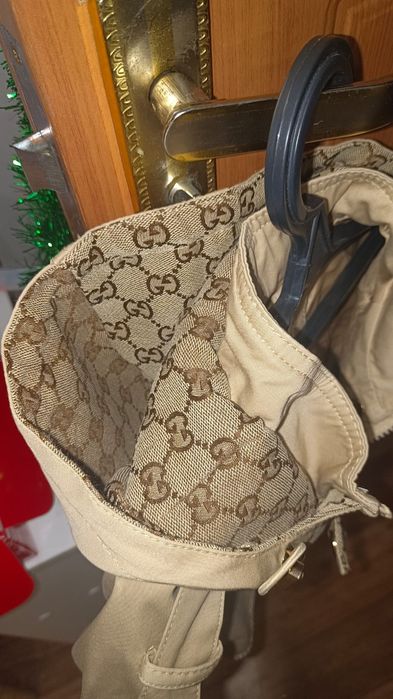 Продам тренч на девочку 5- 6лет в отличном состоянии