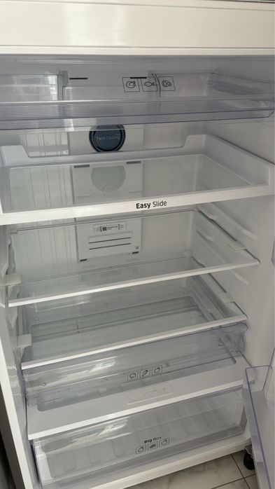 Холодильник с морозильником