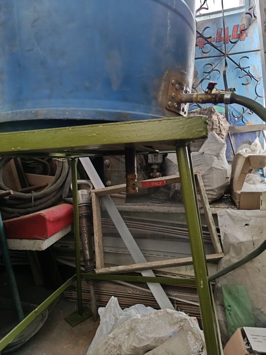 Продам 200 литровую бочку