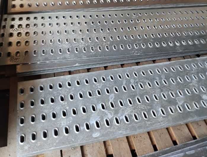 Accesorii si piese noi pentru platforme si remorci auto