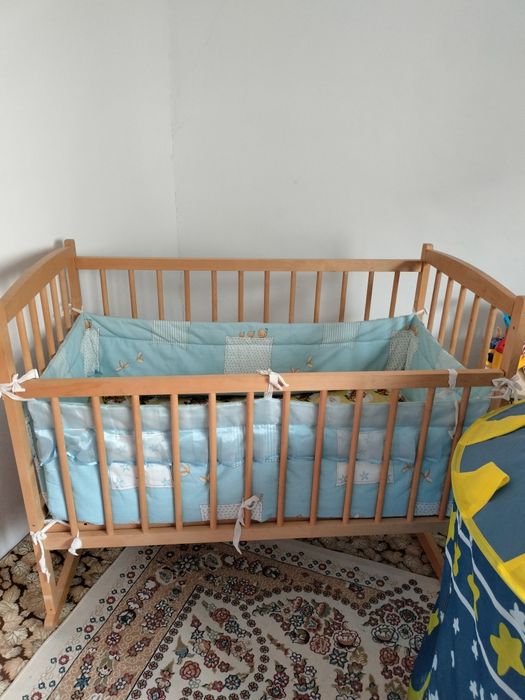 Детская кроватка