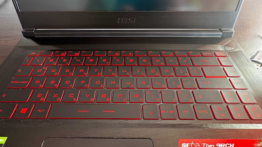 Геймърски лаптоп MSI GF63 Thin 9RCX