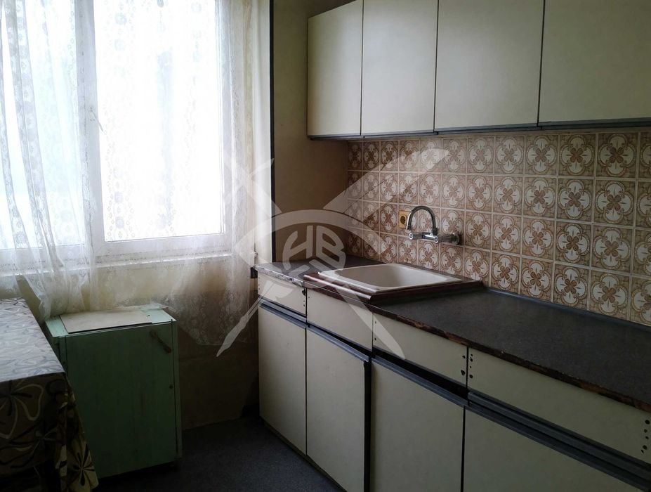 Тристаен апартамент - кв. Тракия - 1357741