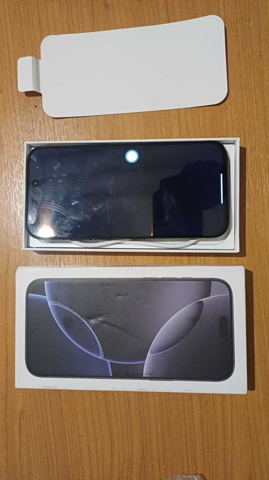 iPhone 16 нов ...