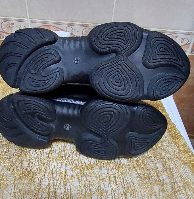 Ботинки размер 38-39