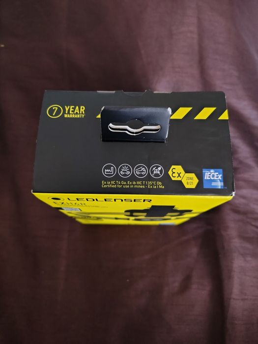 Vând lanternă frontală profesională Ledlenser EXH6R, NOUĂ, SIGILATĂ, nefolosită.