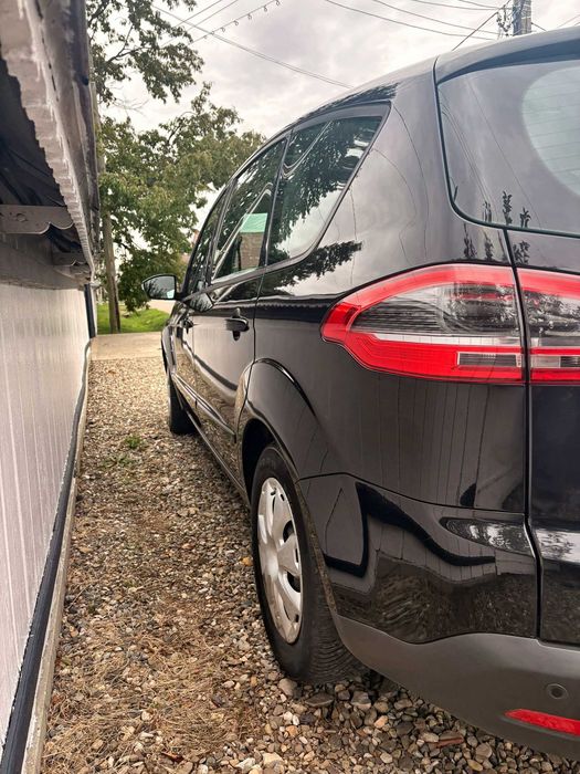 Vând Ford S-Max 2013