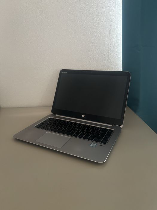 Hp ultraslim• Procesor i7• SSD 512• Display 14” rezolutie 2K• Taste luminate• baterie foarte buna