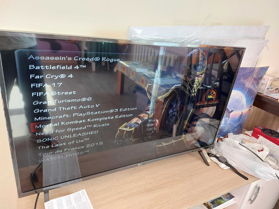 Play Station 3 slim, 2 джойстика, игри