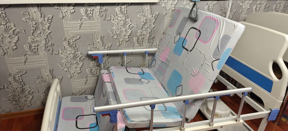 Медицинская кровать