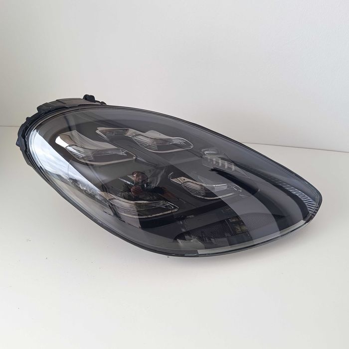 Десен фар за Porche Panamera 971 FULL LED след 2016г