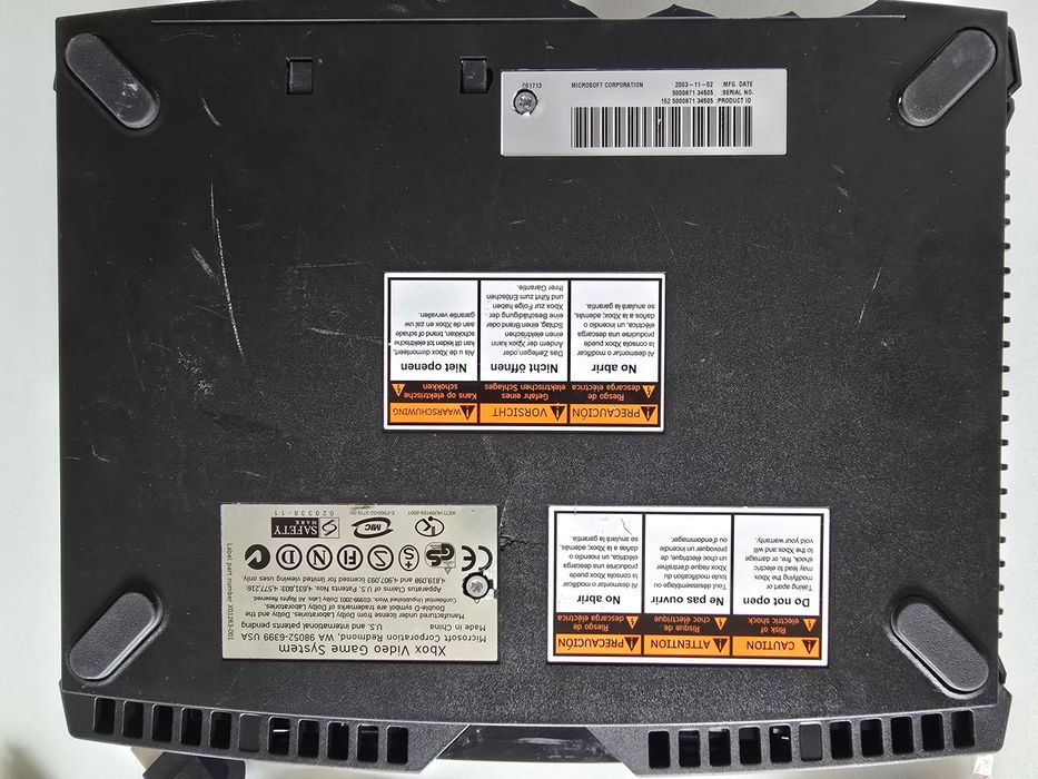 Consola Xbox clasic modata cu jocuri