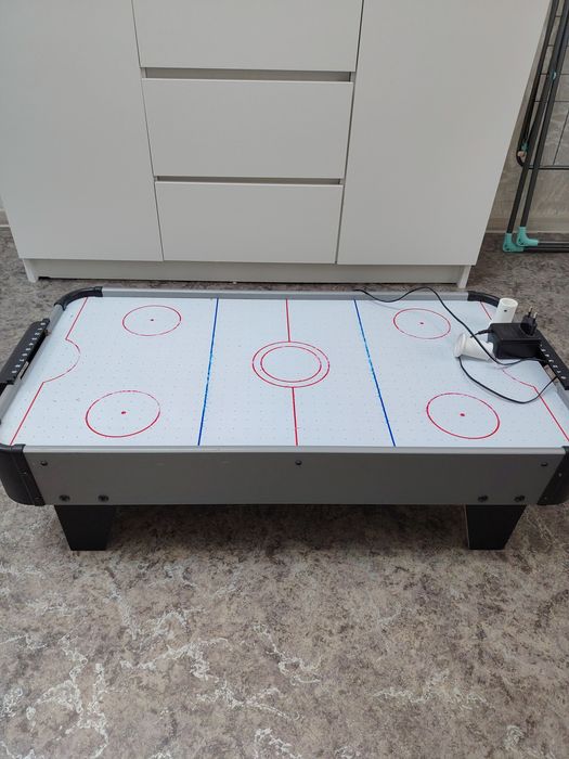 Продам настольный хоккей