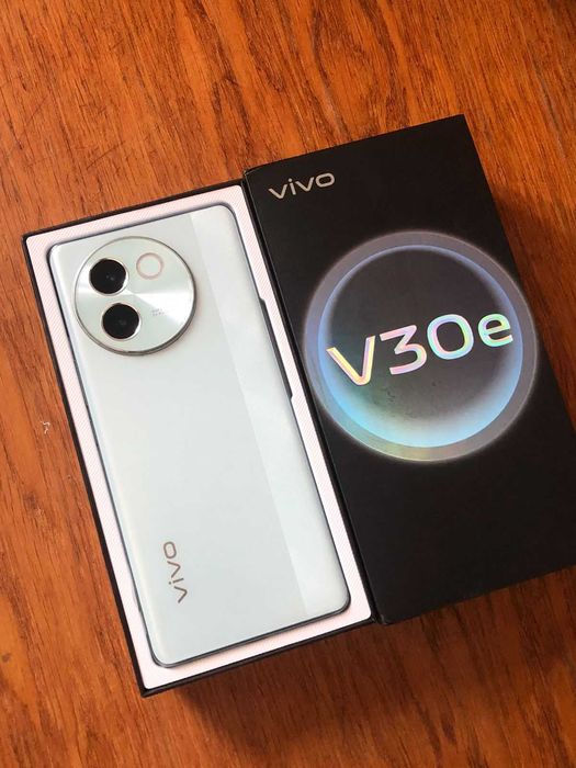 Смартфон Vivo V30e