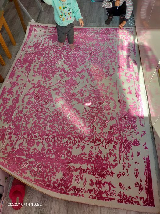 Кілем сатылады новый. болады.